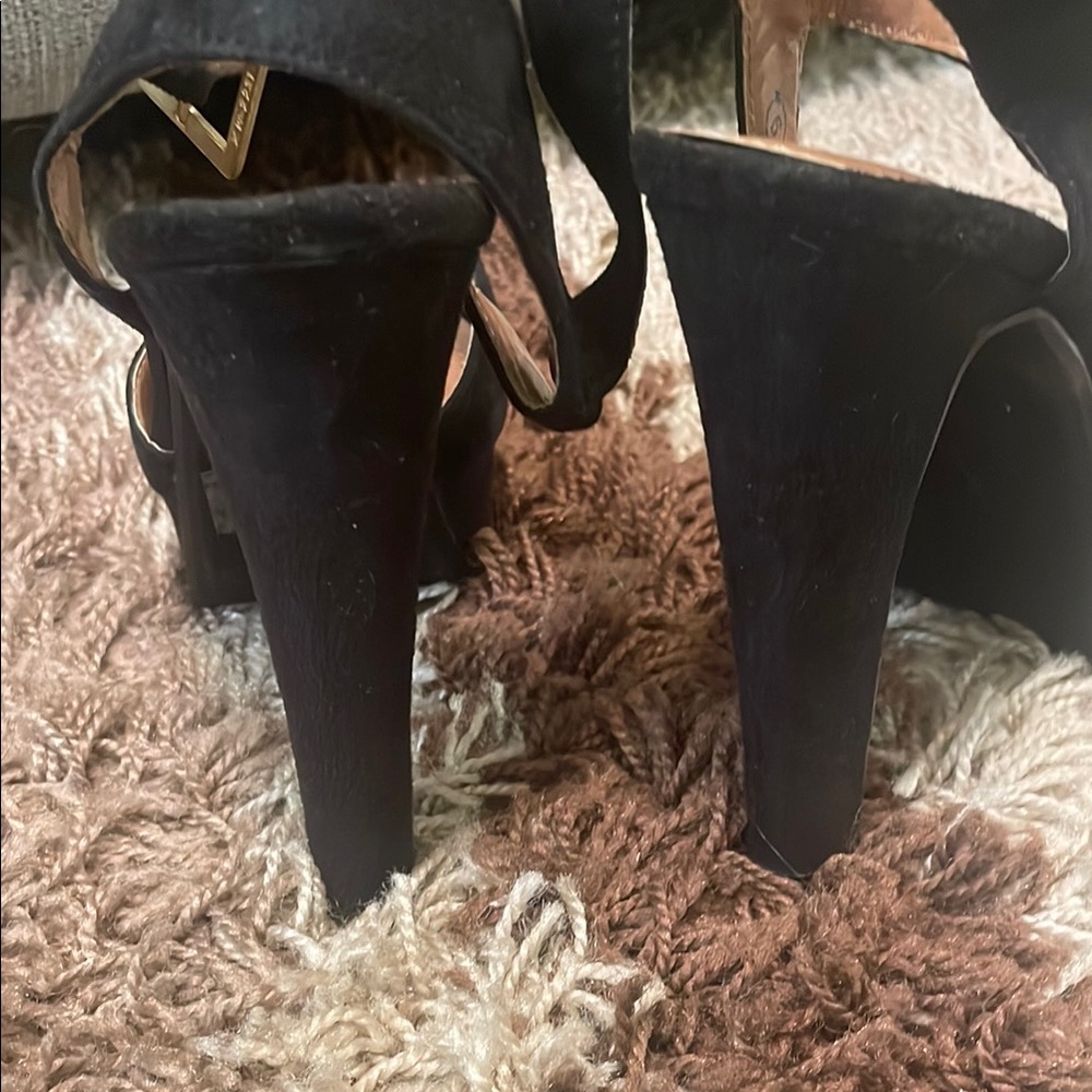 Diva Black Peep-Toe Heels - Picture 4 of 5